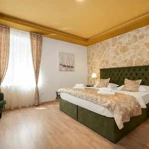 Luxury Floramye (adults Only) Split